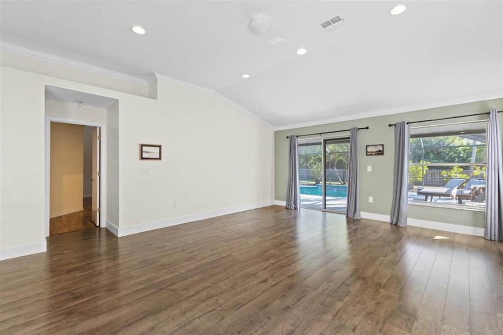 Active With Contract: $469,900 (3 beds, 2 baths, 1674 Square Feet)