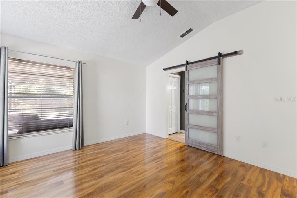 Active With Contract: $469,900 (3 beds, 2 baths, 1674 Square Feet)