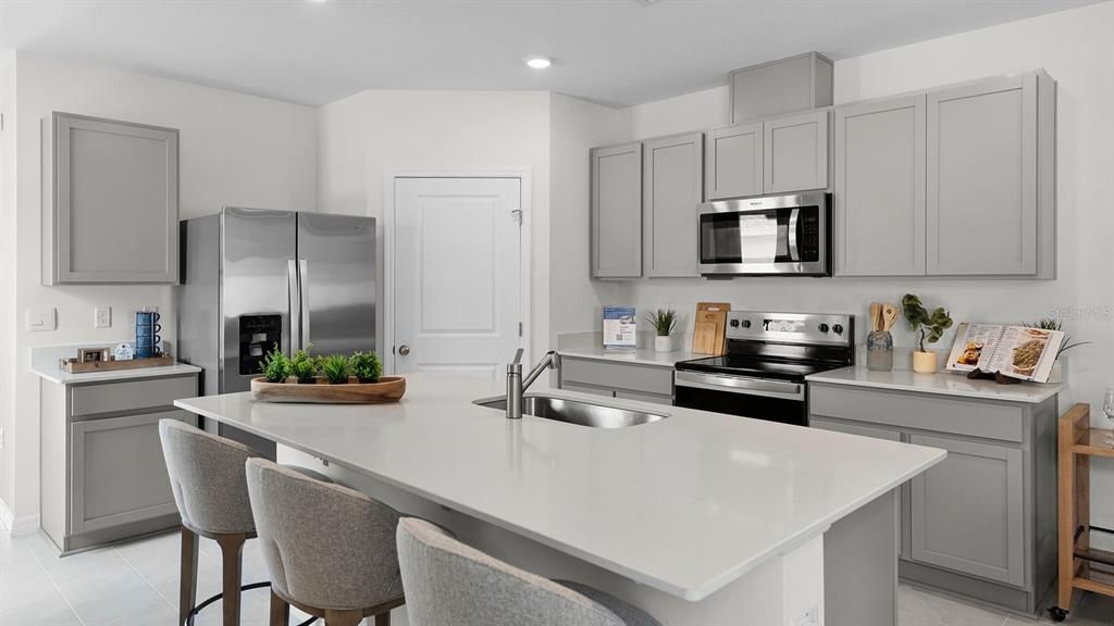 Active With Contract: $294,990 (4 beds, 2 baths, 1665 Square Feet)