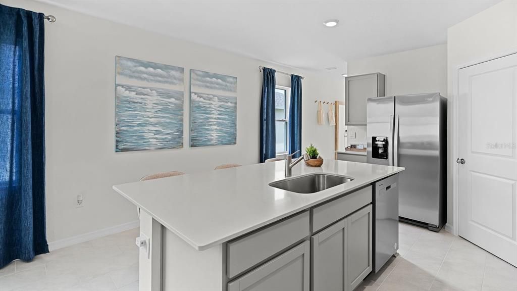 Active With Contract: $294,990 (4 beds, 2 baths, 1665 Square Feet)