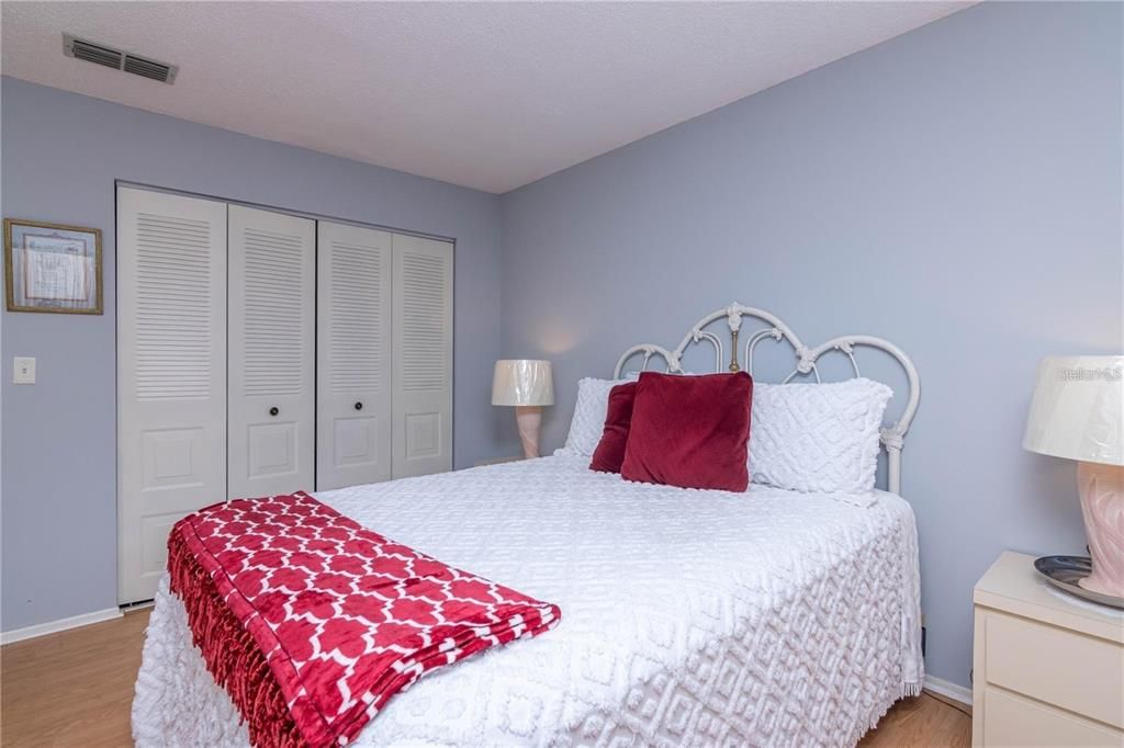 For Sale: $174,500 (2 beds, 2 baths, 1135 Square Feet)