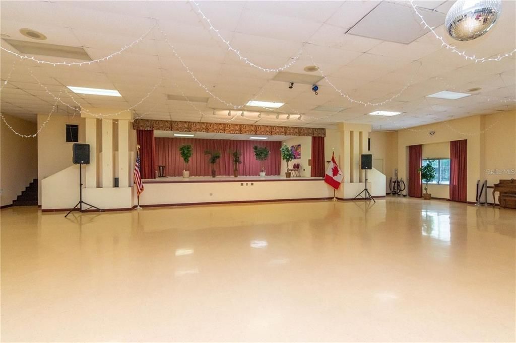 For Sale: $174,500 (2 beds, 2 baths, 1135 Square Feet)