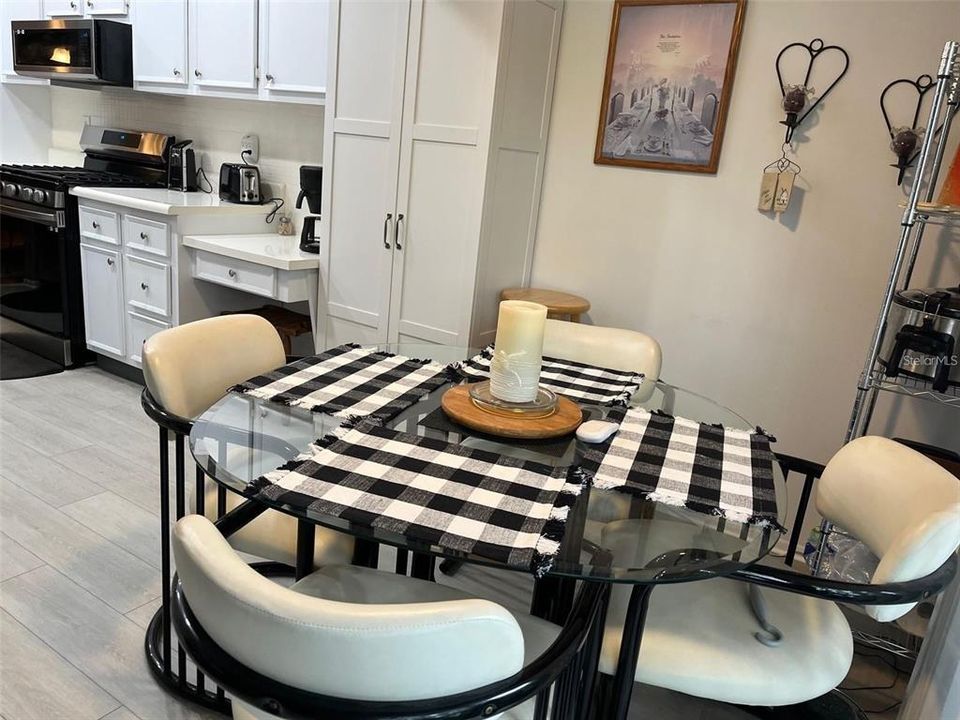 For Sale: $174,500 (2 beds, 2 baths, 1135 Square Feet)