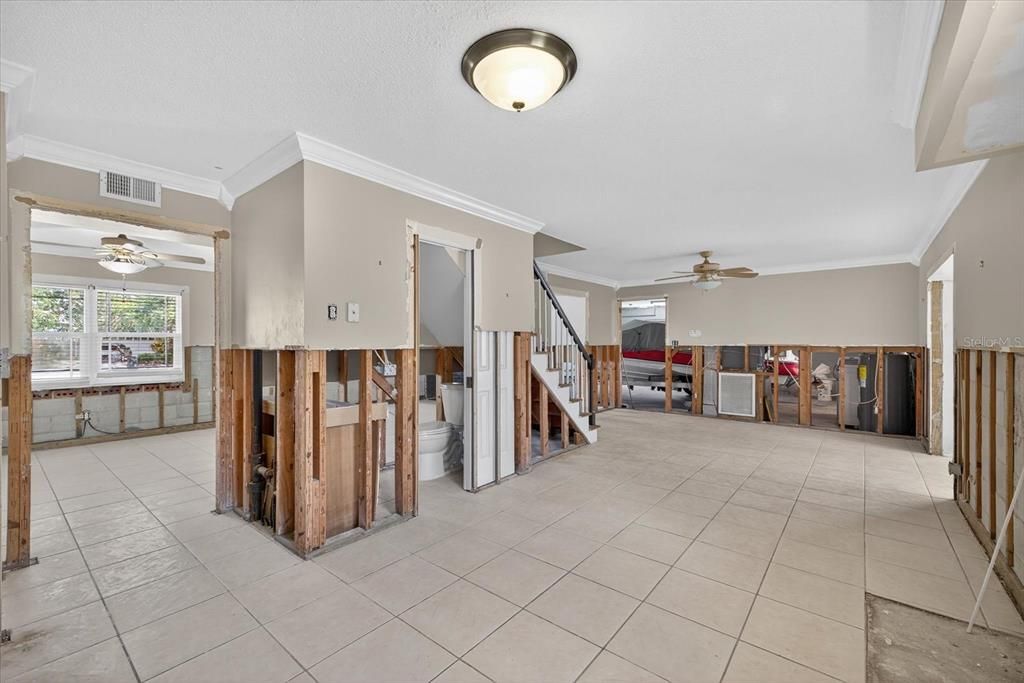 Под контрактом: $529,000 (4 спален, 2 ванн, 1932 Квадратных фут)