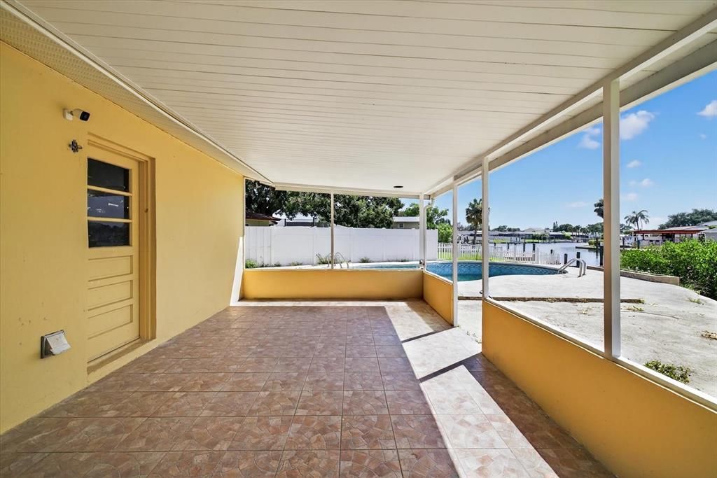 Под контрактом: $529,000 (4 спален, 2 ванн, 1932 Квадратных фут)