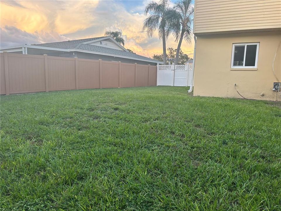 Под контрактом: $529,000 (4 спален, 2 ванн, 1932 Квадратных фут)