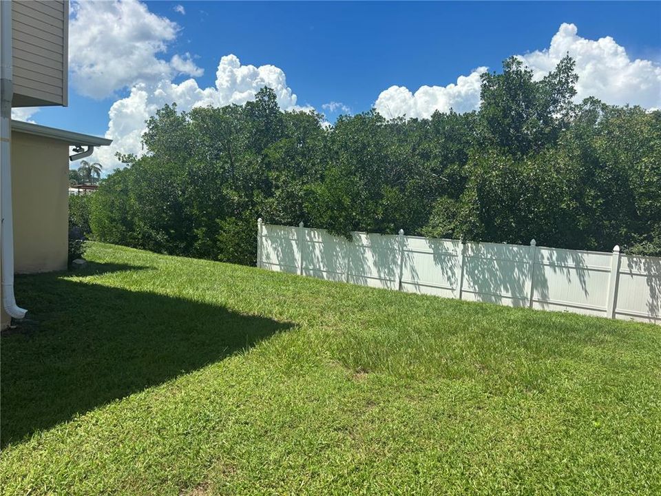 Под контрактом: $529,000 (4 спален, 2 ванн, 1932 Квадратных фут)