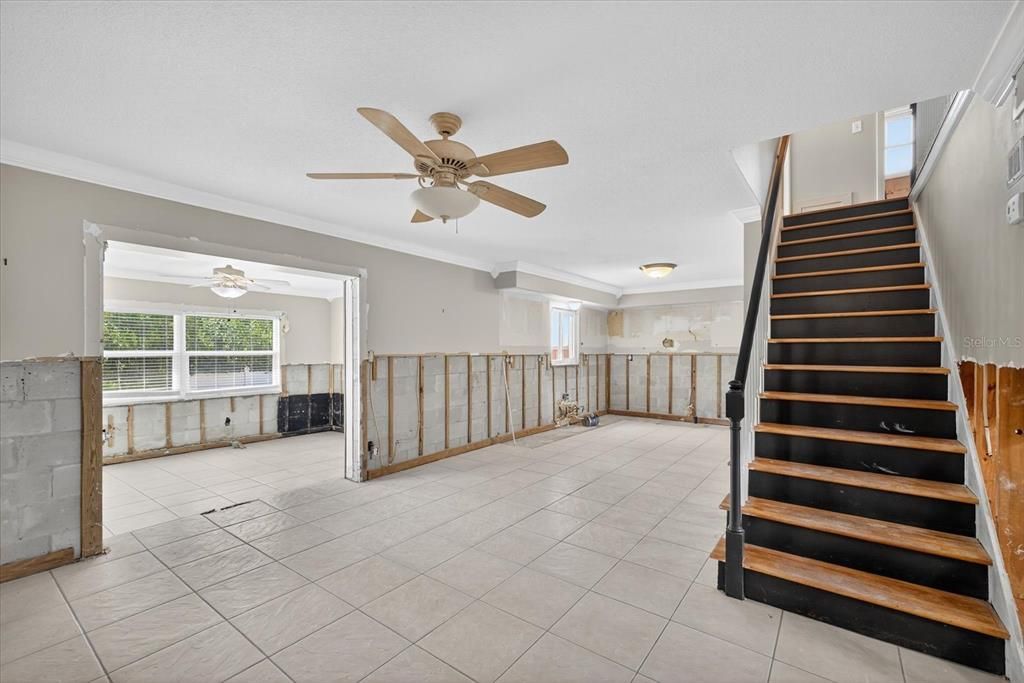 Под контрактом: $529,000 (4 спален, 2 ванн, 1932 Квадратных фут)