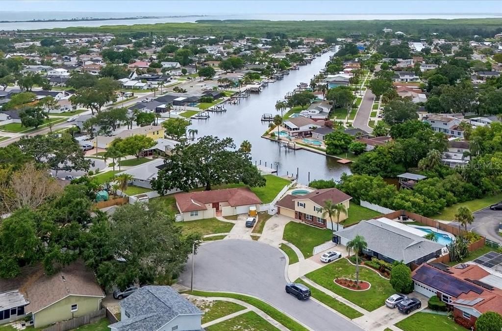 Под контрактом: $529,000 (4 спален, 2 ванн, 1932 Квадратных фут)