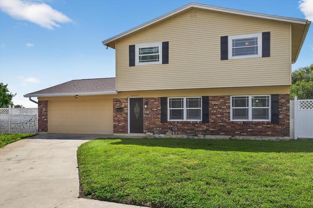 Под контрактом: $529,000 (4 спален, 2 ванн, 1932 Квадратных фут)