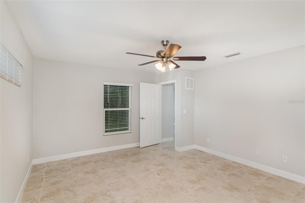 待售: $292,500 (4 贝兹, 2 浴室, 1821 平方英尺)