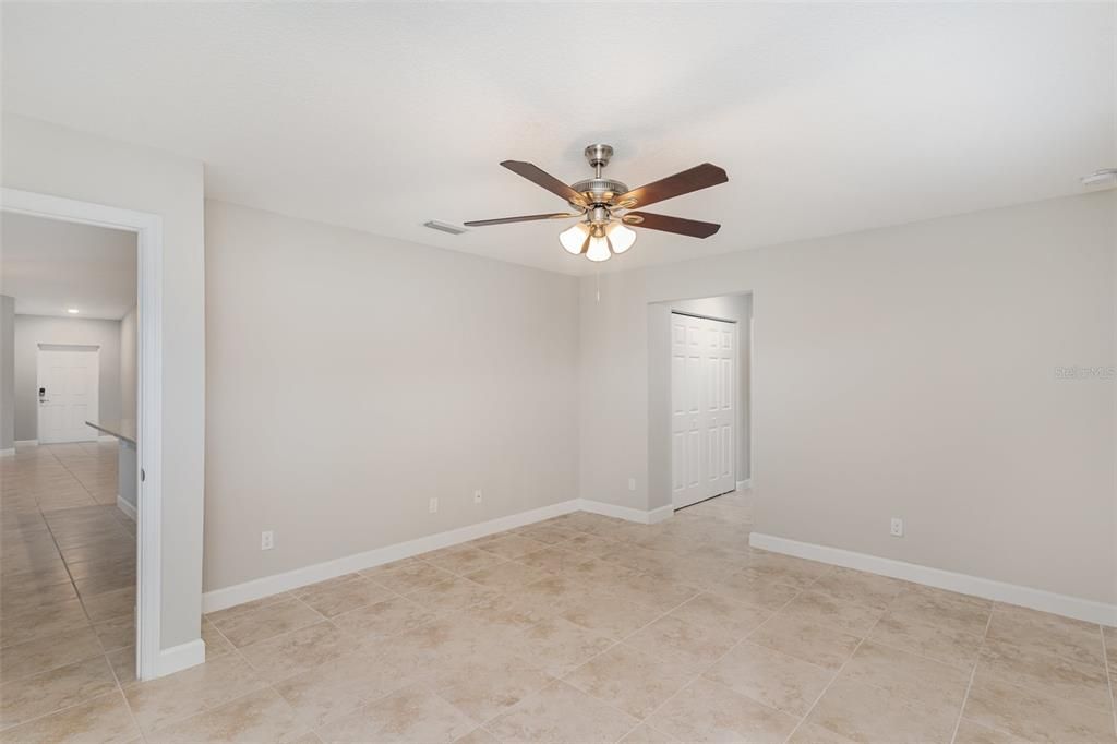 待售: $292,500 (4 贝兹, 2 浴室, 1821 平方英尺)