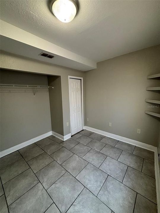 For Sale: $400,000 (6 beds, 0 baths, 2038 Square Feet)