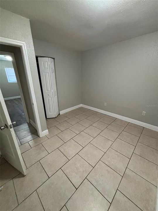 For Sale: $400,000 (6 beds, 0 baths, 2038 Square Feet)