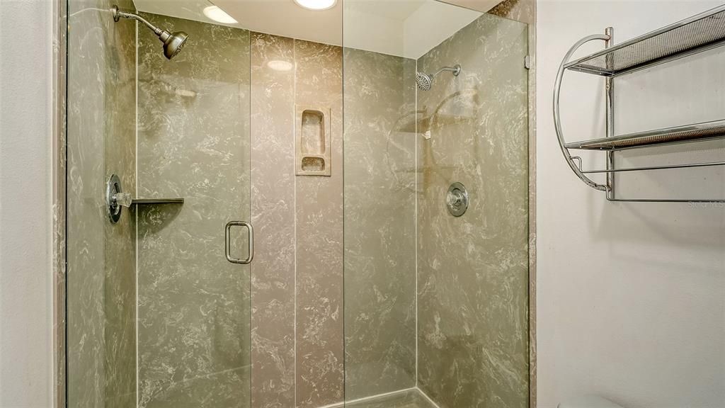 Под контрактом: $639,000 (3 спален, 2 ванн, 2014 Квадратных фут)