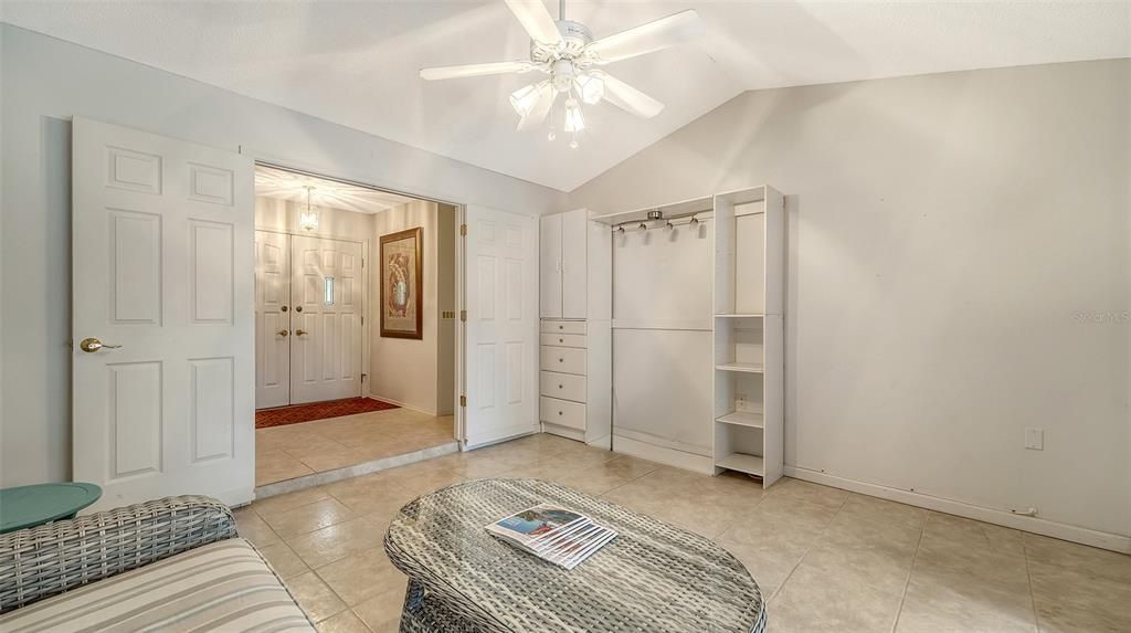 Под контрактом: $639,000 (3 спален, 2 ванн, 2014 Квадратных фут)