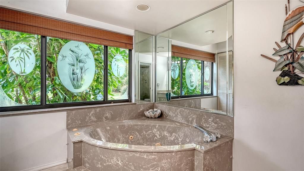 Под контрактом: $639,000 (3 спален, 2 ванн, 2014 Квадратных фут)