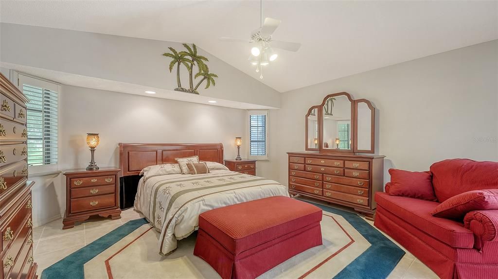 Под контрактом: $639,000 (3 спален, 2 ванн, 2014 Квадратных фут)