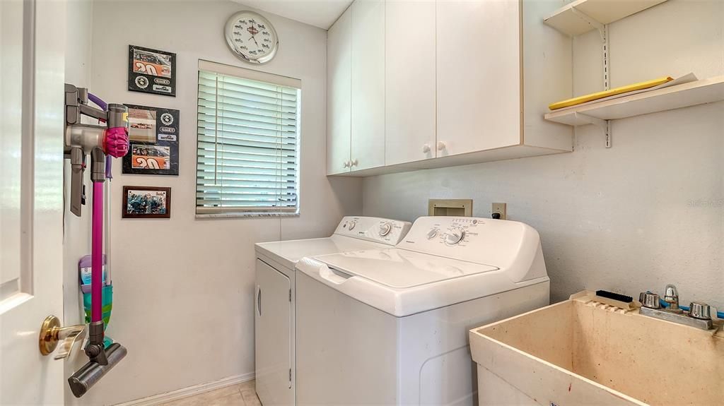 Под контрактом: $639,000 (3 спален, 2 ванн, 2014 Квадратных фут)