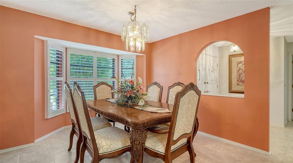 Под контрактом: $639,000 (3 спален, 2 ванн, 2014 Квадратных фут)