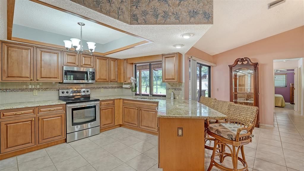 Под контрактом: $639,000 (3 спален, 2 ванн, 2014 Квадратных фут)