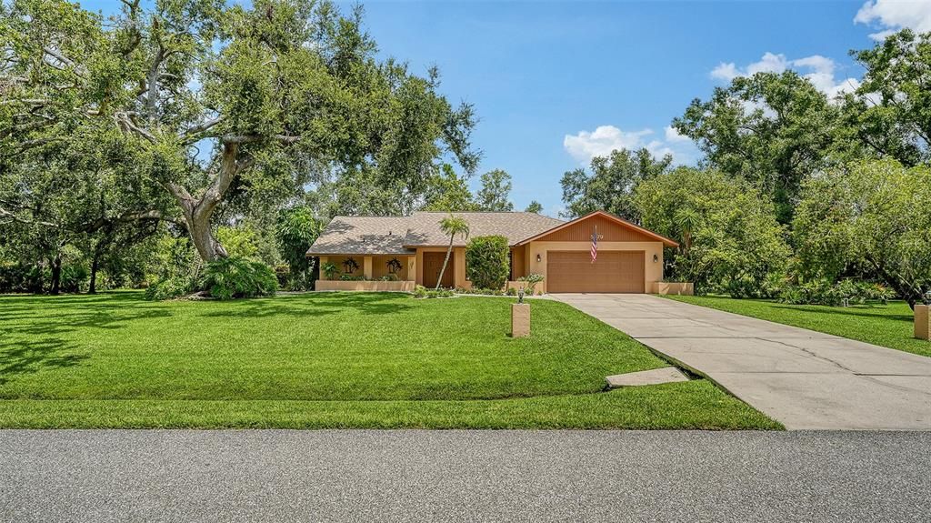 Под контрактом: $639,000 (3 спален, 2 ванн, 2014 Квадратных фут)