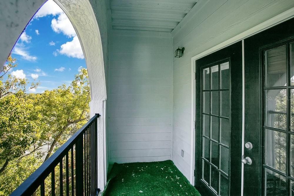 For Sale: $211,999 (1 beds, 1 baths, 744 Square Feet)