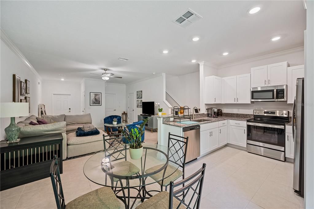 For Rent: $2,000 (3 beds, 2 baths, 1667 Square Feet)