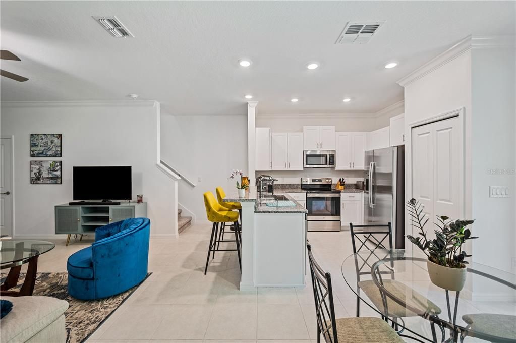 For Rent: $2,000 (3 beds, 2 baths, 1667 Square Feet)