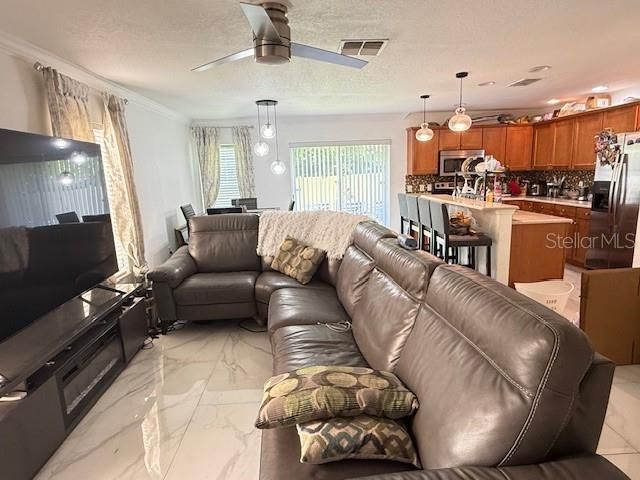 На продажу: $219,000 (3 спален, 3 ванн, 1697 Квадратных фут)