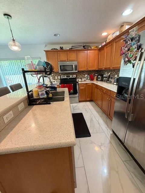 На продажу: $219,000 (3 спален, 3 ванн, 1697 Квадратных фут)