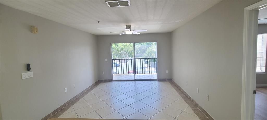 Active With Contract: $219,000 (2 beds, 2 baths, 1006 Square Feet)