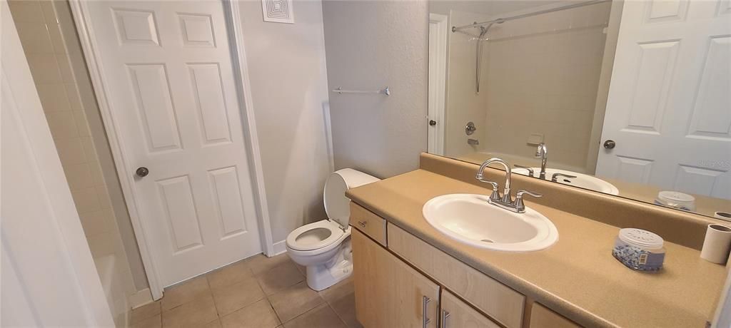 Active With Contract: $219,000 (2 beds, 2 baths, 1006 Square Feet)