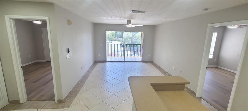 Active With Contract: $219,000 (2 beds, 2 baths, 1006 Square Feet)