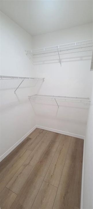 Active With Contract: $219,000 (2 beds, 2 baths, 1006 Square Feet)