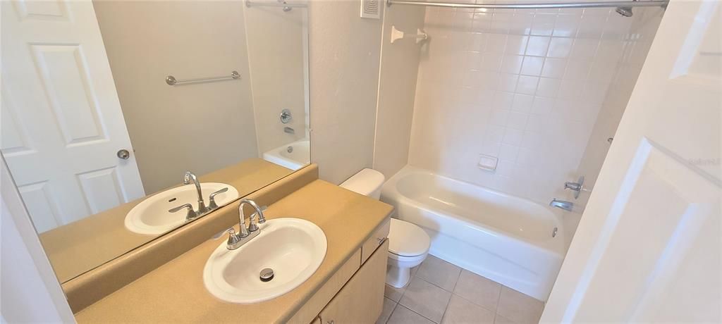 Active With Contract: $219,000 (2 beds, 2 baths, 1006 Square Feet)