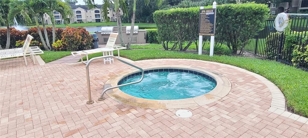 Active With Contract: $219,000 (2 beds, 2 baths, 1006 Square Feet)