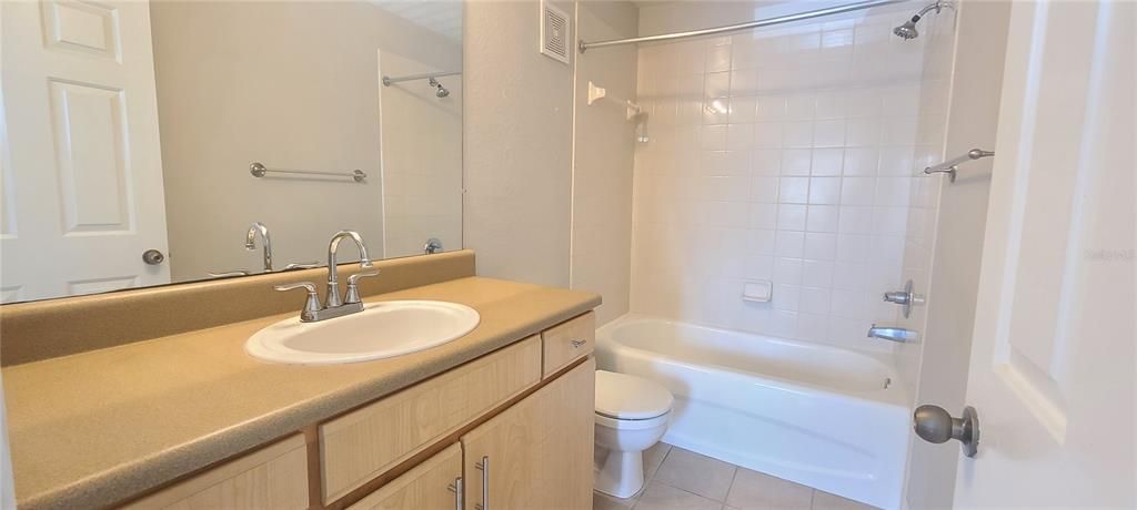 Active With Contract: $219,000 (2 beds, 2 baths, 1006 Square Feet)