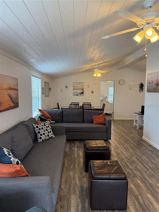 En Venta: $350,000 (2 camas, 2 baños, 920 Pies cuadrados)