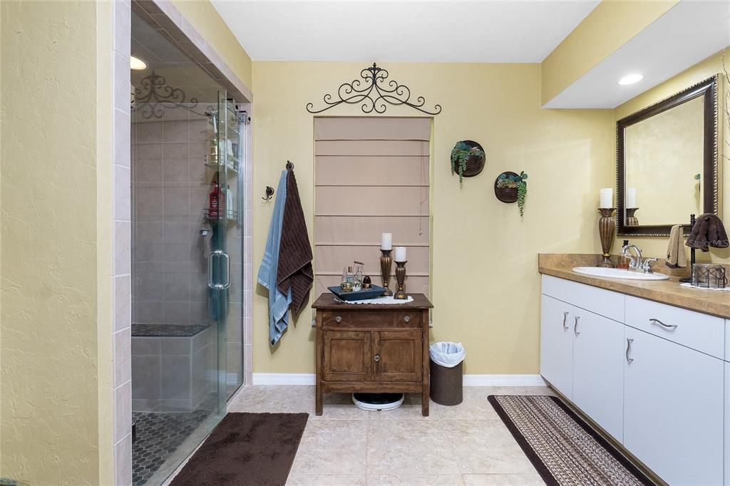 На продажу: $535,000 (3 спален, 2 ванн, 1604 Квадратных фут)