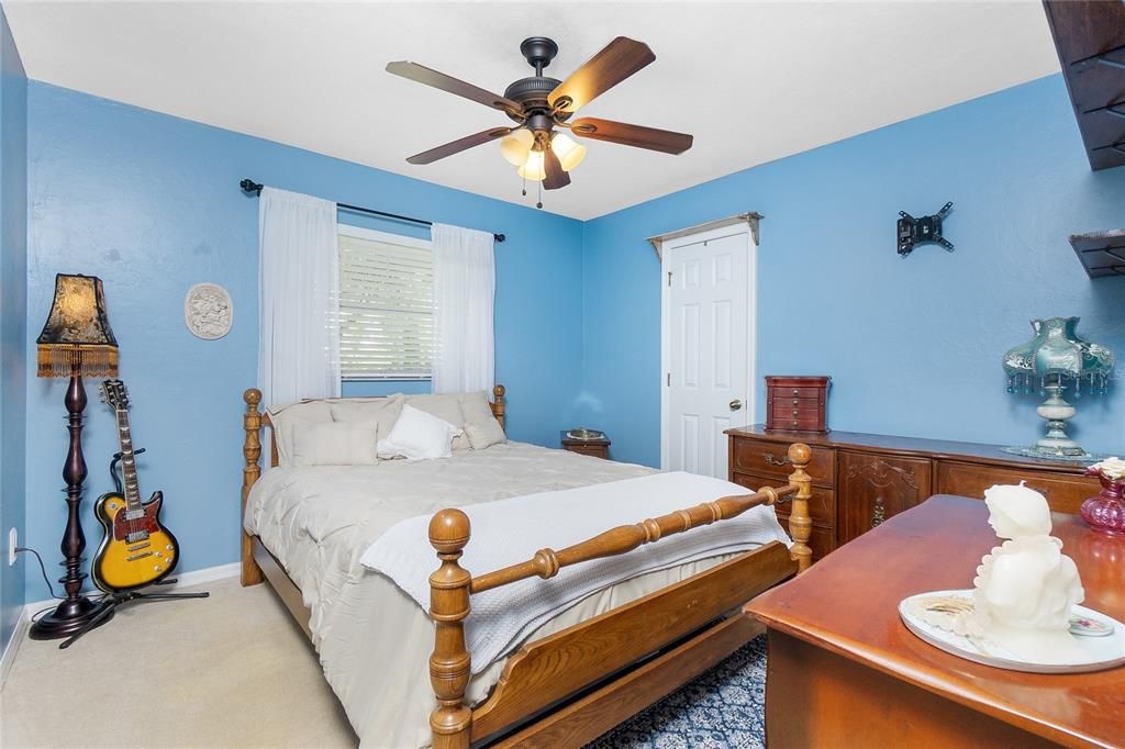 На продажу: $535,000 (3 спален, 2 ванн, 1604 Квадратных фут)