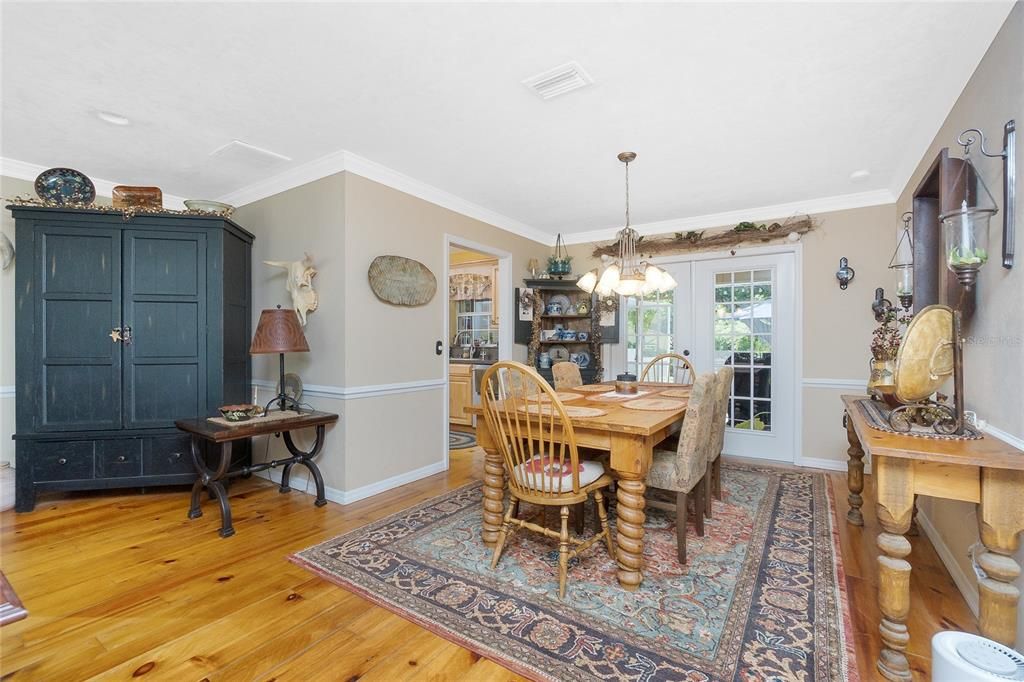 На продажу: $535,000 (3 спален, 2 ванн, 1604 Квадратных фут)