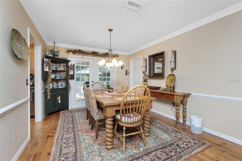 На продажу: $535,000 (3 спален, 2 ванн, 1604 Квадратных фут)