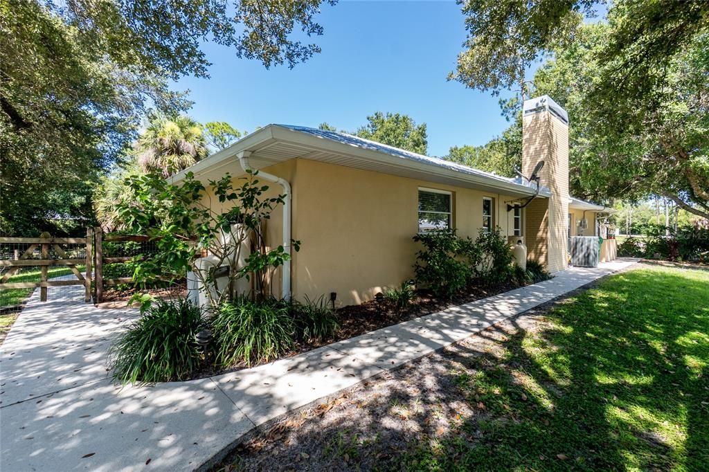 На продажу: $535,000 (3 спален, 2 ванн, 1604 Квадратных фут)