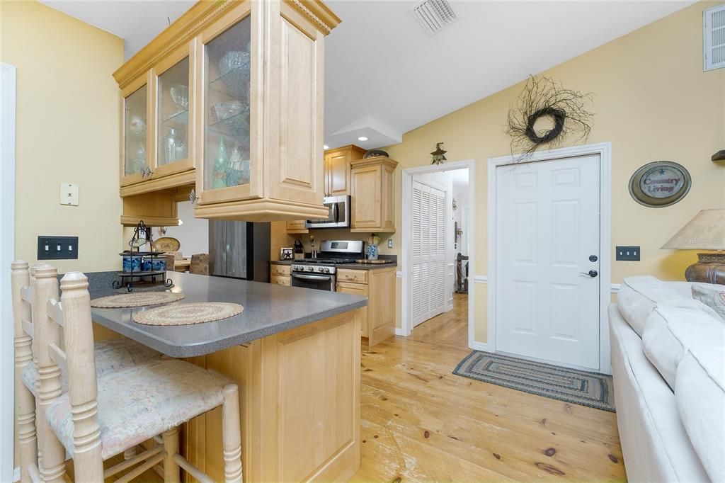 На продажу: $535,000 (3 спален, 2 ванн, 1604 Квадратных фут)