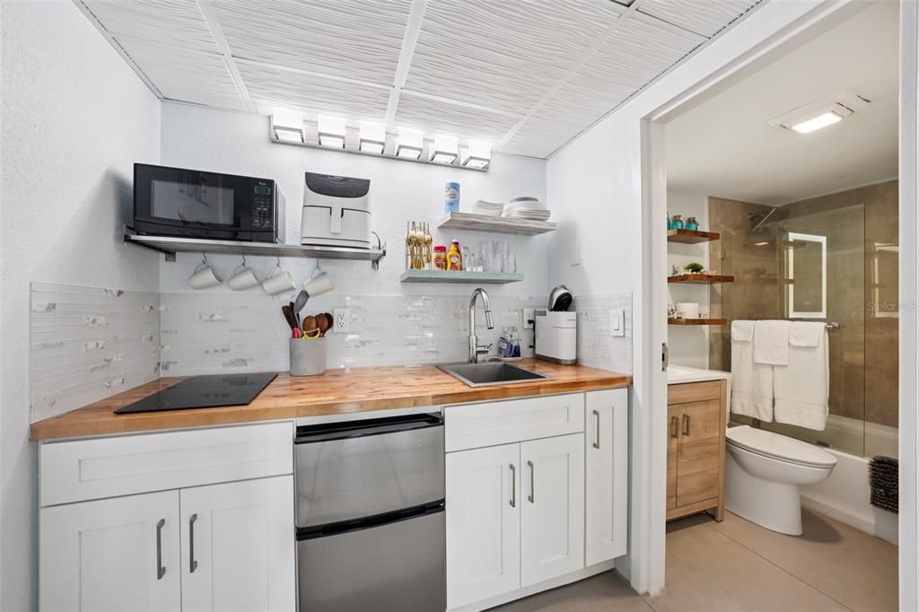 待售: $169,900 (1 贝兹, 1 浴室, 322 平方英尺)