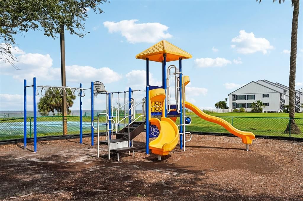 待售: $169,900 (1 贝兹, 1 浴室, 322 平方英尺)