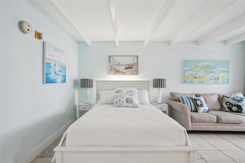 待售: $169,900 (1 贝兹, 1 浴室, 322 平方英尺)