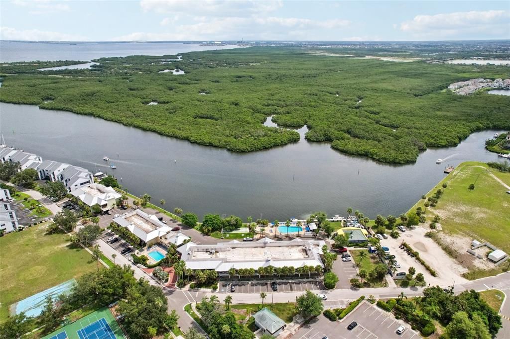 待售: $169,900 (1 贝兹, 1 浴室, 322 平方英尺)