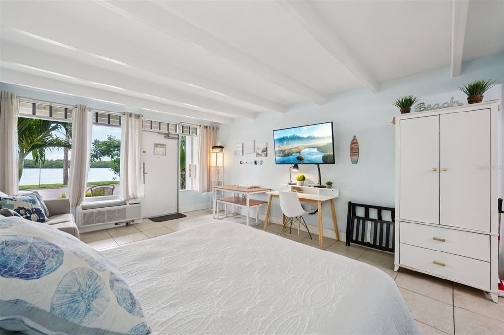 待售: $169,900 (1 贝兹, 1 浴室, 322 平方英尺)